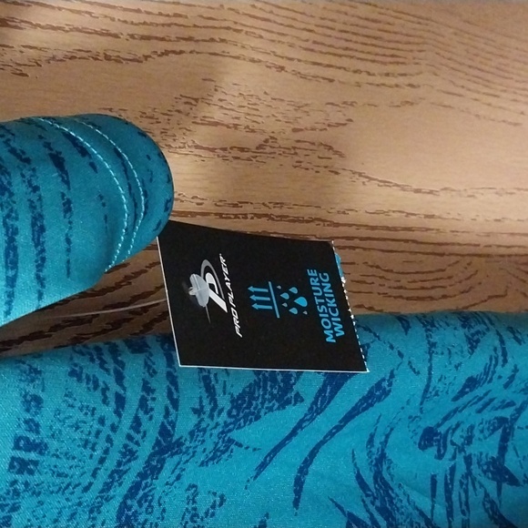 Mens top - Picture 4 of 5